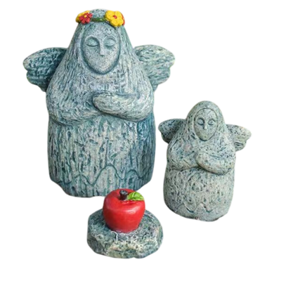 Zelda Goddess Statue Figurine - Retro Polyresin Hyrule Shrine with Apple Decor