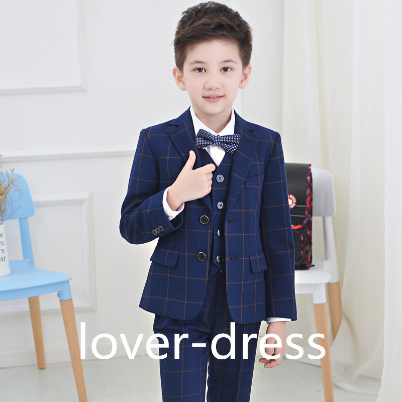 Классические костюмы для мальчиков. Костюмы для мальчиков стильные. Модный костюм для мальчика. Классические костюмы для мальчиков. Классические костюмы для мальчиков.