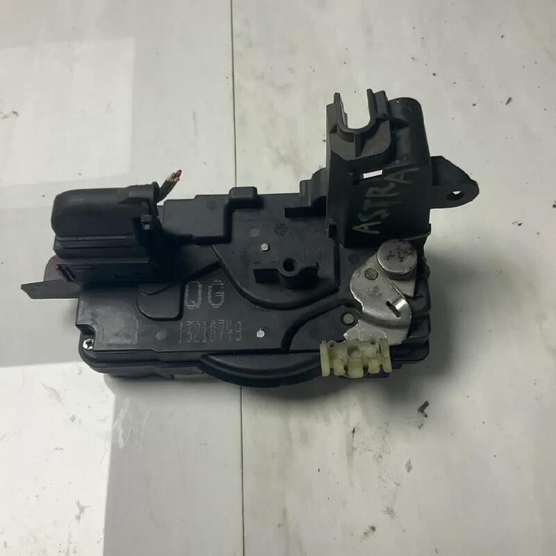 13210749 SERRATURA PORTA ANTERIORE DESTRO OPEL ASTRA (A04) (01/04>03/11<) 2004