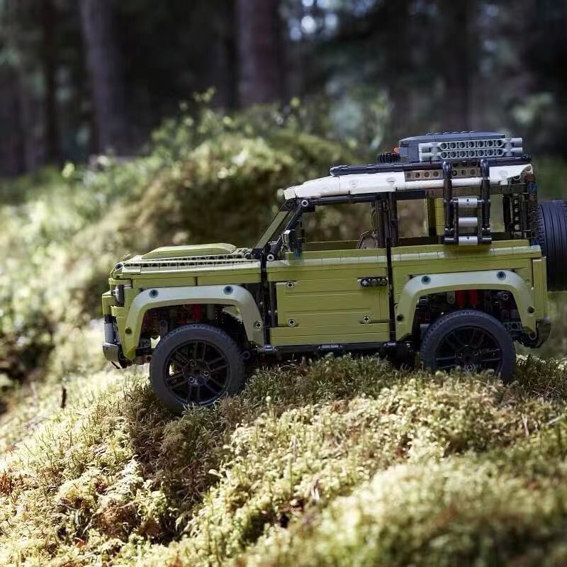 42110 Land Rover Defender off-road vehicle mechanical block assembly toy