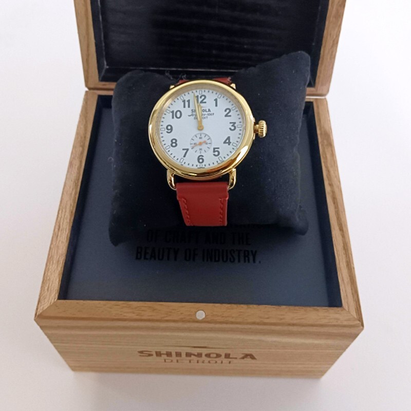 Pre-owned Shinola Runwell Gold Case With Brown Leather Strap Men & Women Watch 41mm