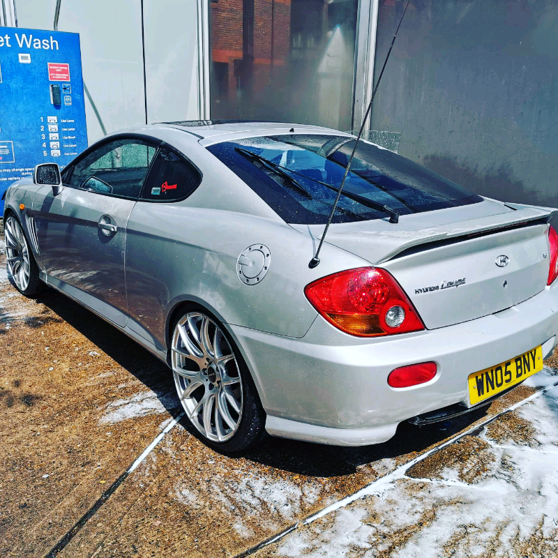 Hyundai coupe 2