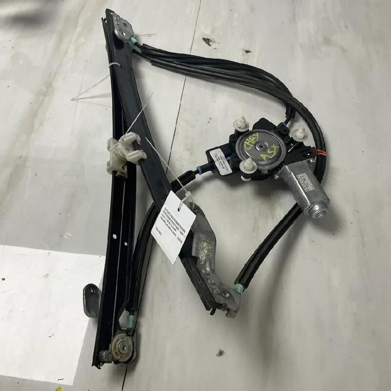 ALZACRISTALLO PORTA ANTERIORE SINISTRO CHRYSLER VOYAGER/GRAND VOYAGER 2.5 CRD