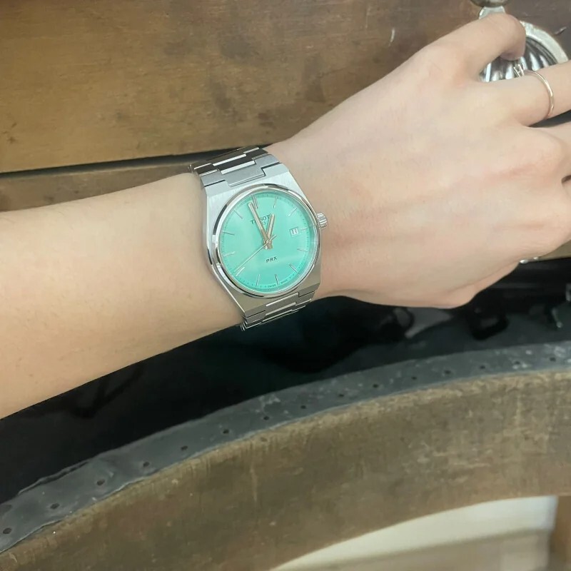 Pre-owned Tissot T137.210.11.091.00 Prx 35mm T-classic Green Analog Quartz Ladies Watch
