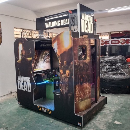 The Walking Dead Sit Down Shooter Coin Op Gun Video Arcade
