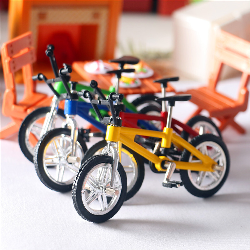 Dollhouse 1:12 Scale Miniatures Multicolor Mountain Bike Spo