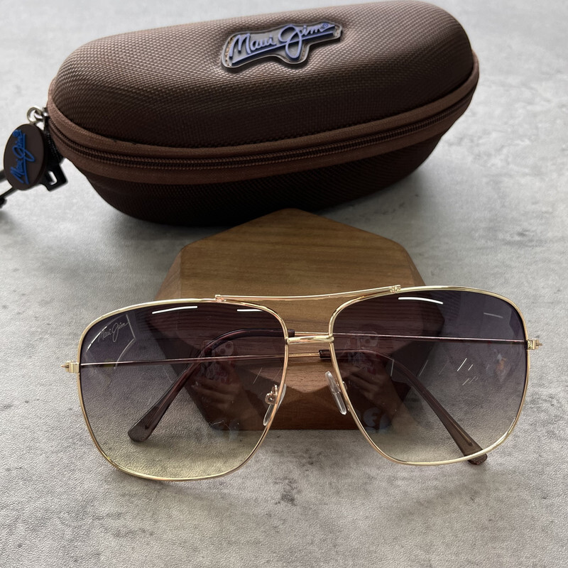 Maui Jim MANO Polarized Gradient Green Black Frame Men's Avi