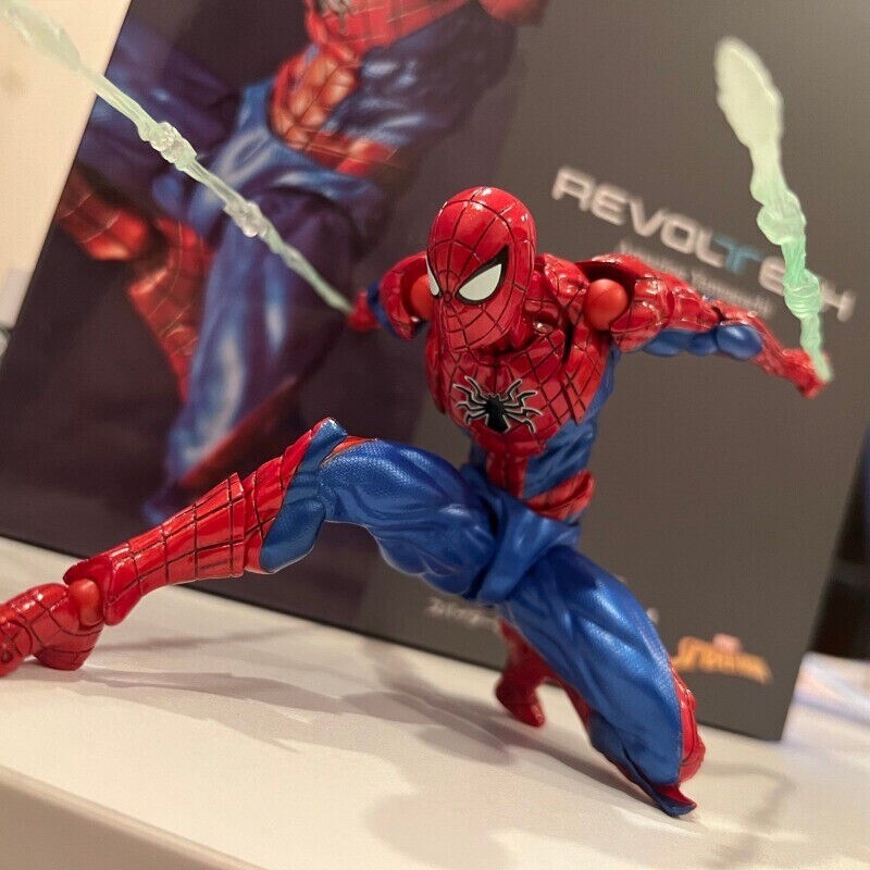 Revoltech Amazing Yamaguchi Spider-Man Ver.2.0 Action Figure