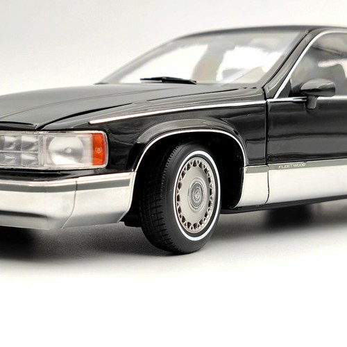 No290 ミニカー1/18箱あり 40 Cedric Fleetwood No290 ミニカー1/18箱あり 40 Cedric Fleetwood - メルカリ
