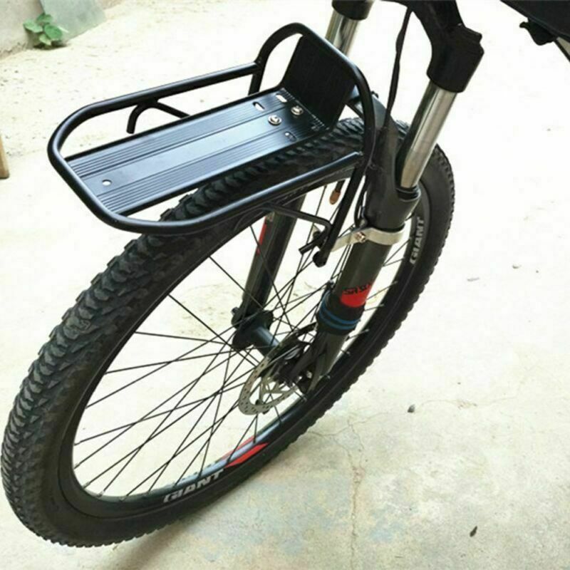 fahrrad mit gepäckhalterungen vorne und hinten