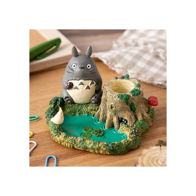 Mein Nachbar Totoro Stiftehalter Figuren Totoro am Teich
