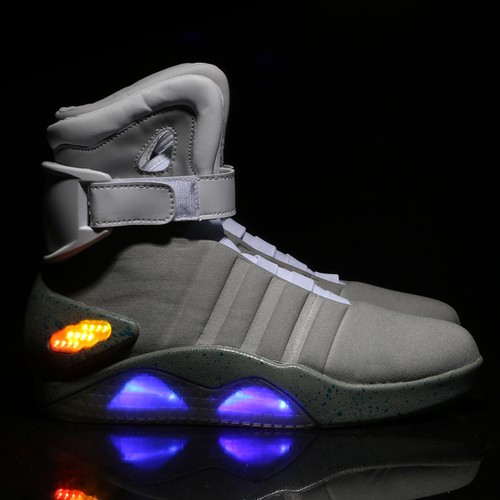 BACK TO THE FUTURE WARRIOR BASKETBALL LED LIGHT SHOES KEY CHAIN Cool Stylish