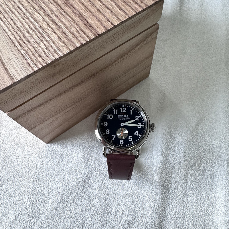 Pre-owned Shinola Runwell Midnight Blue Dial Red Leather Strap Mens Quartz Watch 41mm
