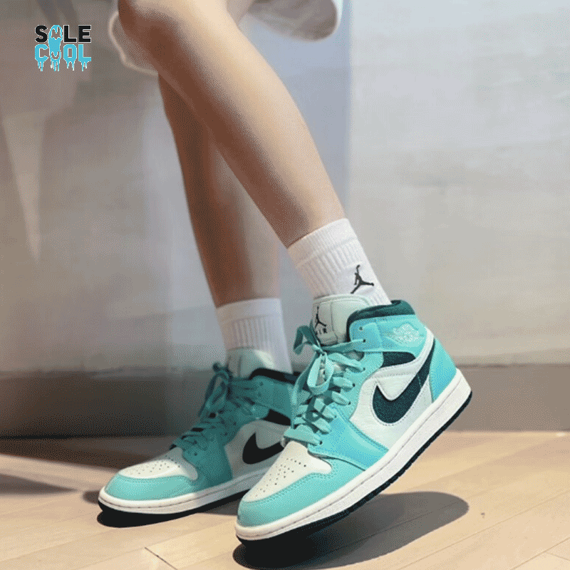 Nike Air Jordan 1 AJ1 Mid 'Bleached Turquoise' Shoes Womans Nike Air Jordan 1 AJ1 Mid 'Bleached Turquoise' Shoes Womans