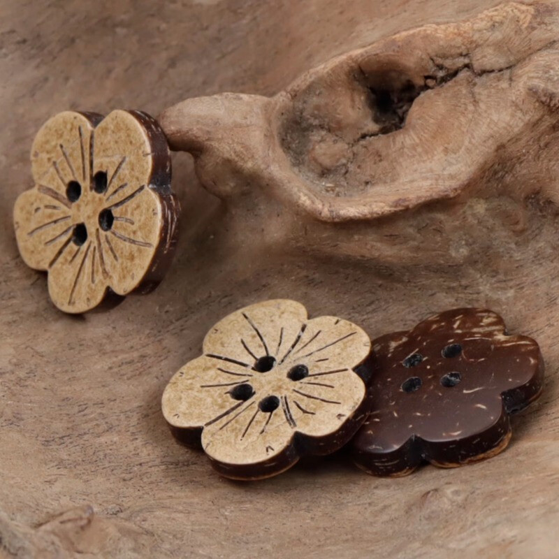 10X Natural Coconut Flower Button Four Eyes Petal Cocoanut Shell Button Craft