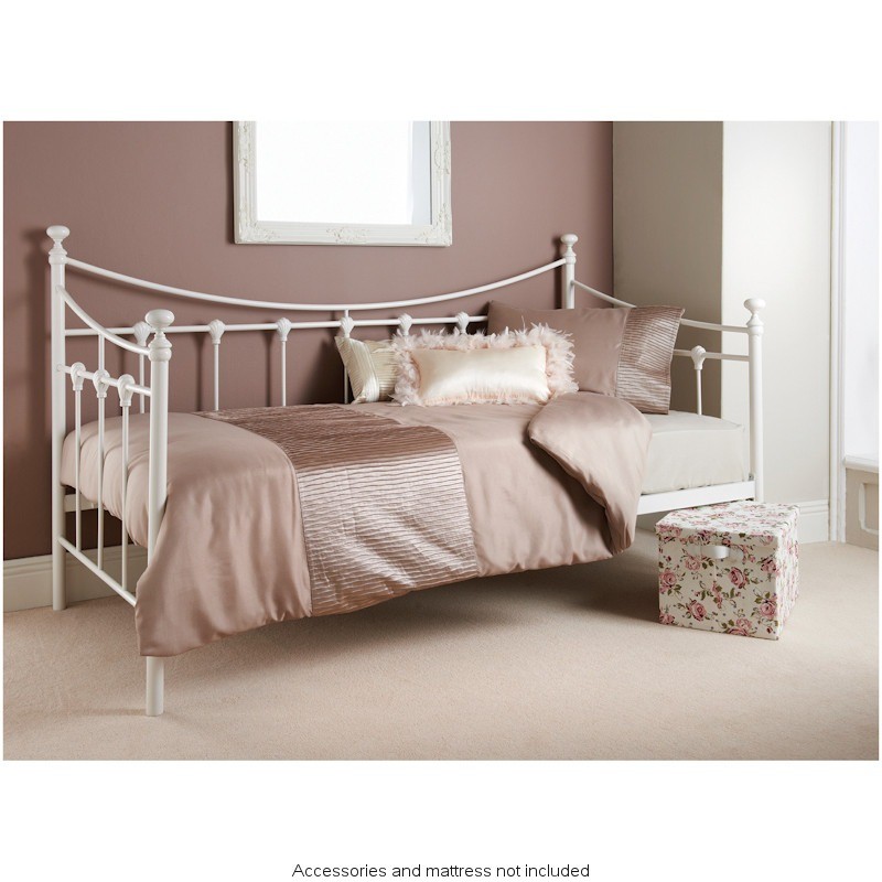 cream day bed in Washington, Tyne and Wear Gumtree