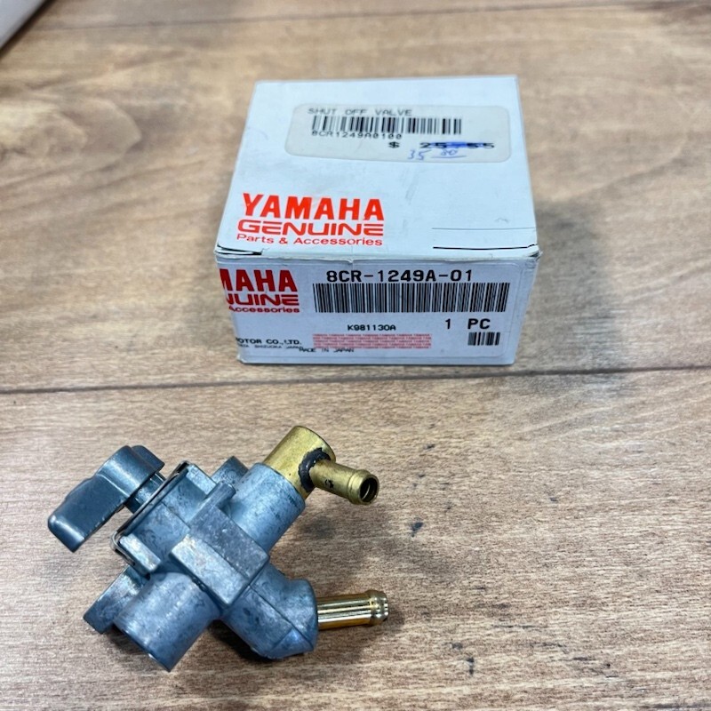 YAMAHA OEM NOS RADIATOR COOLANT PETCOCK / 8CR-1249A-01 / Snowmobile