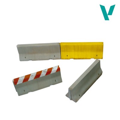 SC214 Vallejo Scenics New Jersey Concrete Barriers 1/35 Scale (Set of 4)