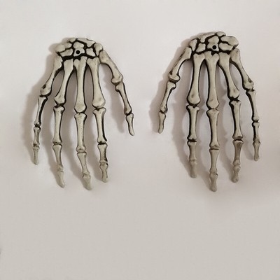 Halloween Realistic Skeleton Hands Decor Plastic Ghost Party Haunted House Decor