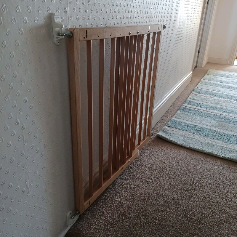 BabyDan Flexible Fit Wood. Adjustable Extending child pet Safety Gate