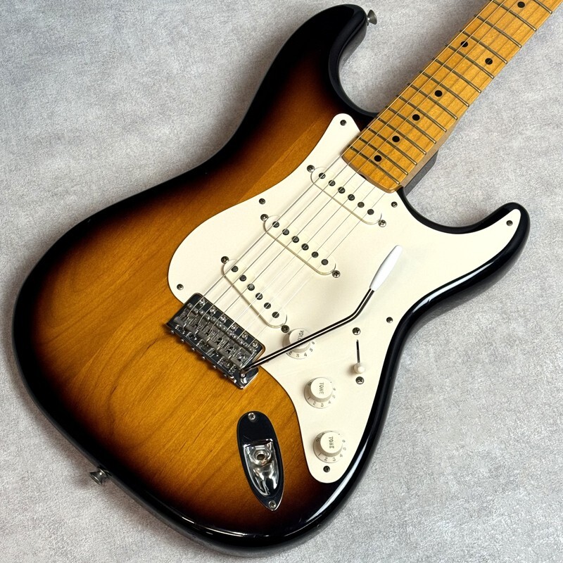 ギター Fender American Vintage 57 thin lacquer Fender American Vintage 57 Stratocaster Thin Lacquer 2011