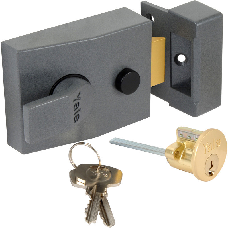 YALE HIGH SECURITY NIGHTLATCH LOCK FOR WOOD DOORS 60MM £15.00 GRANITE
