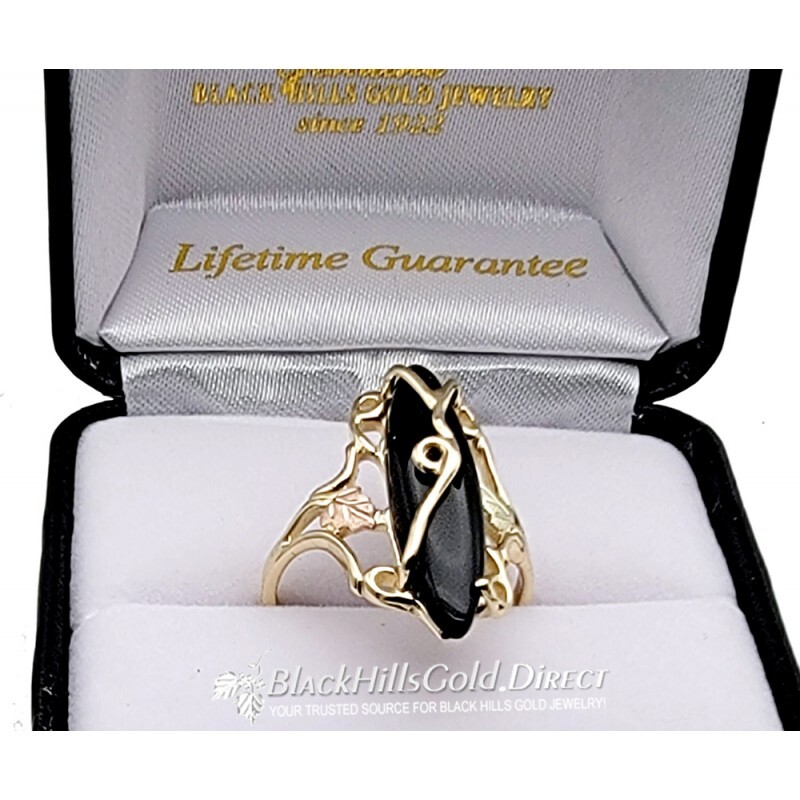 Pre-owned Black Hills Gold Attractive 10k  Ladies Ring W Onyx Size 7 - 12
