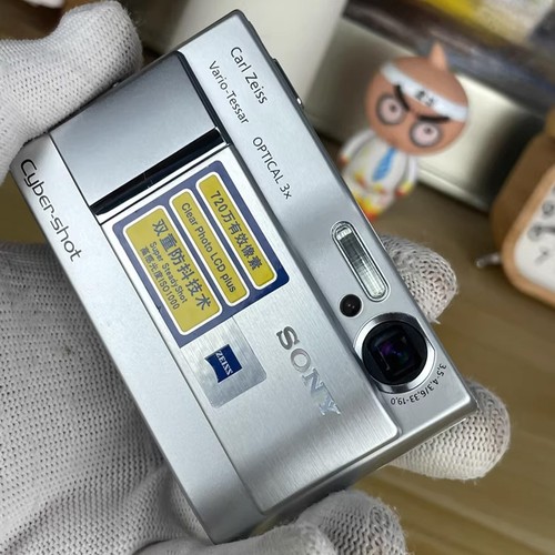 Sony Cyber-shot DSC-T10 7.2MP 3x Optical Zoom Digital Camera