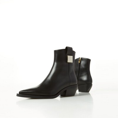 

Ботильоны Woman Ovyé ИЗ 100% телячьей кожи с проработанными деталями, Black
