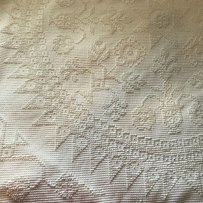 Morgan Jones Full size 100 x 88 White Chenile Bedspread fringe Minuet pattern