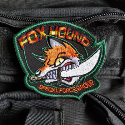 METAL GEAR SOLID MGS FOX HOUND SPECIAL FORCE GROUP ''CRAZY FOX'' PATCH BADGE GOLD