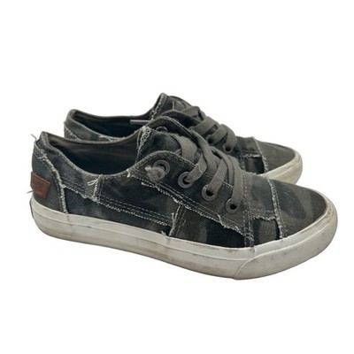 Blowfish Malibu Play Sneakers Women's Size 7.5 Gray Camo Distressed Tennis Shoes