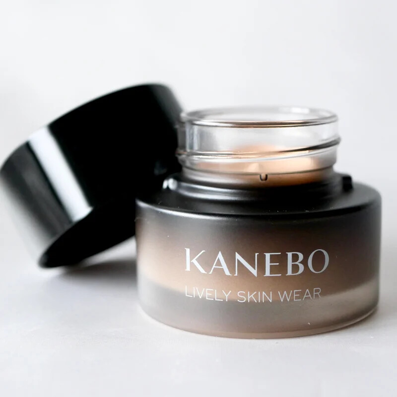 新品未開封　KANEBO LIVELY SKIN WEAR II 240 Kanebo Lively Skin Wear II – Ichiban Mart