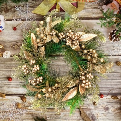 Classic Christmas Wreath with Golden Leaves and Berries - 40cm Holiday Decor