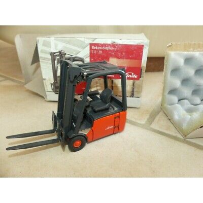 CHARIOT ELEVATEUR LINDE E12-20 CONRAD 2796/0 1:25