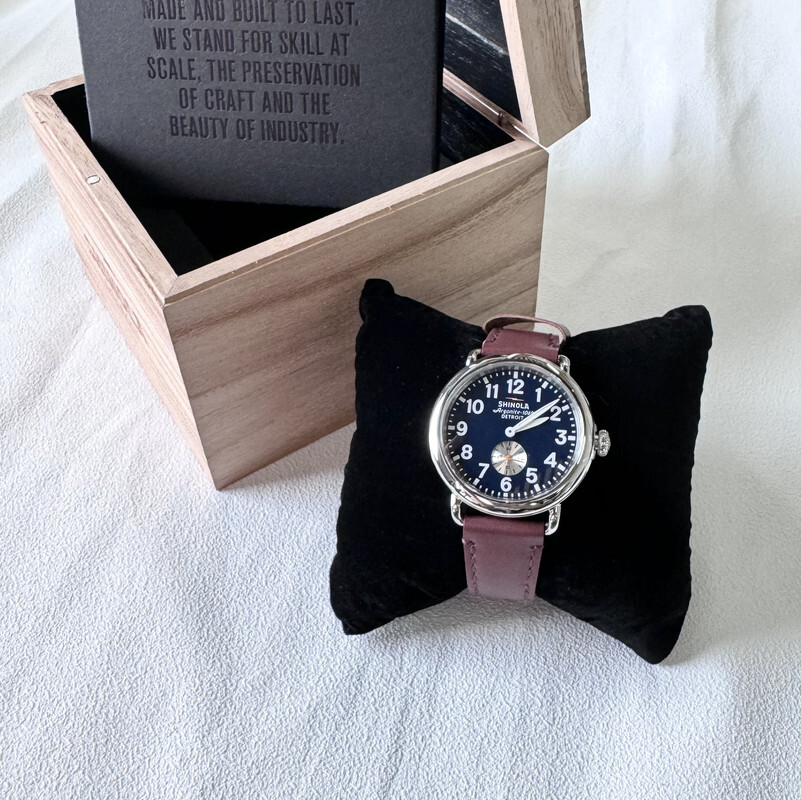 Pre-owned Shinola Runwell Midnight Blue Dial Red Leather Strap Mens Quartz Watch 41mm