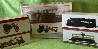 BCG Readers Digest 1:64 Scale RR Engine Tank Car And Three Fire Trucks Lot Of 5