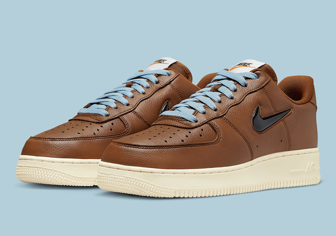 

Мужские кроссовки Nike Air Force 1 07 Premium Vintage Pecan DO9785-200 US6-12, Коричневый, Nike Air Force 1 '07