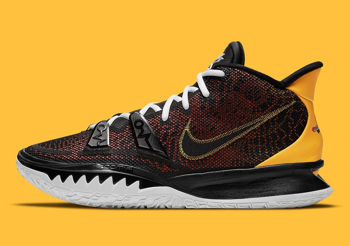 

Мужские кроссовки Nike Kyrie 7 Roswell Rayguns Black University Gold White CQ9326-003, размер 9, Черный, Nike Kyrie 7