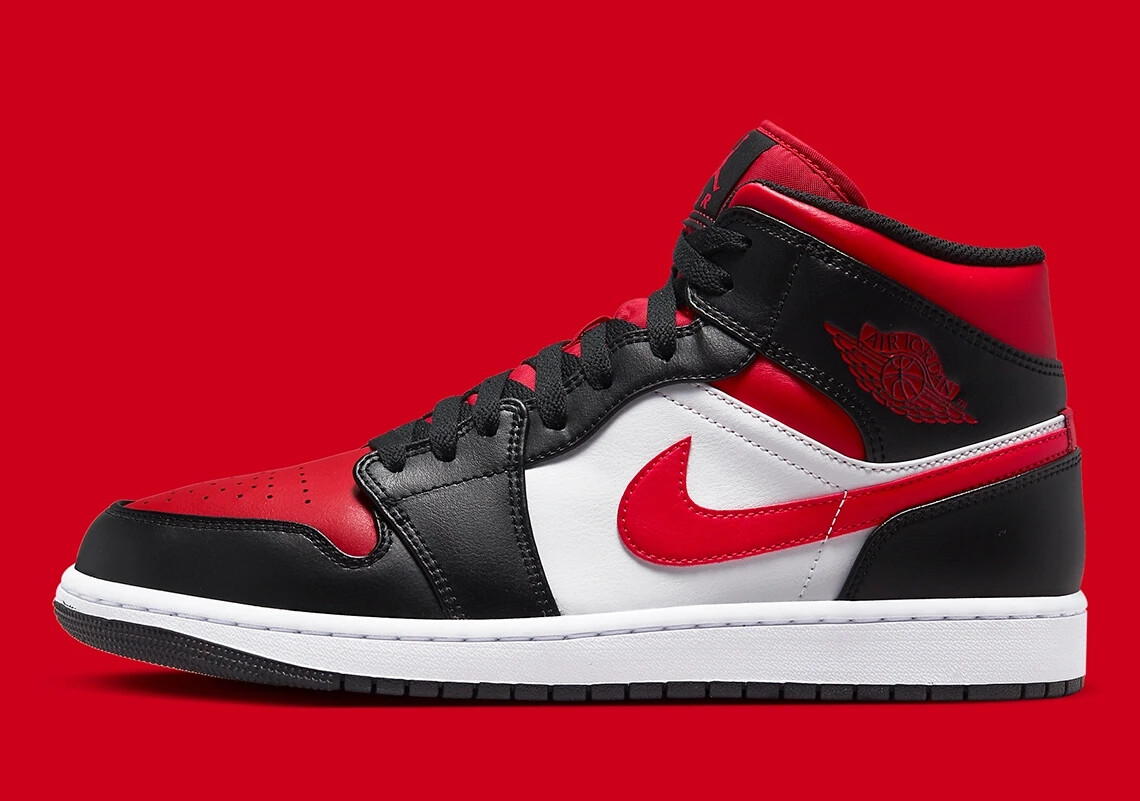 

Кроссовки Nike Air Jordan 1 Mid Bred Toe Red Black White 554724-079 Мужские, размер 10,5, Красный, Nike Air Jordan 1