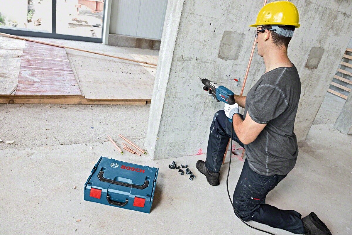 Аккумуляторный перфоратор с пылесосом. Bosch professional rotary hammer. хороший перфоратор. лучший перфоратор профессиональный. перфоратор выбрать для дома.
