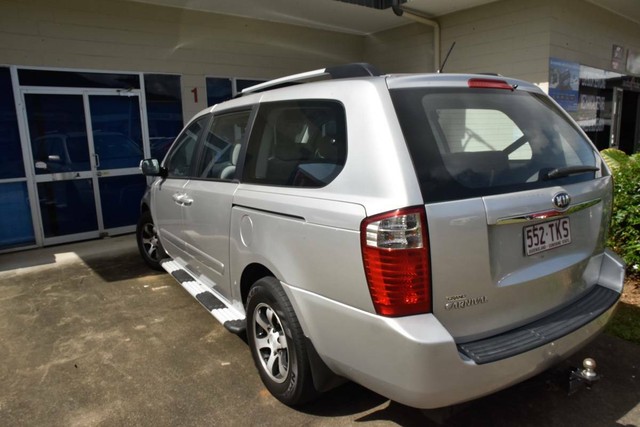 Kia carnival 2012