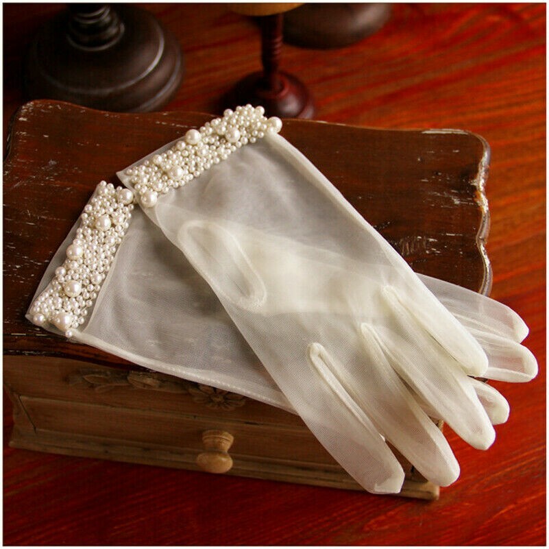 Bride Short Wrist Lace Gloves Hand-stitched Pearls Bowknot Wedding Gloves White