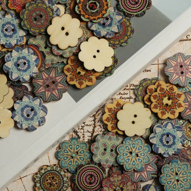 100pcs Holz Knöpfe Ethnisch Blumenmuster Vintage Nähen Craft 2 Loch DIY 20/25mm