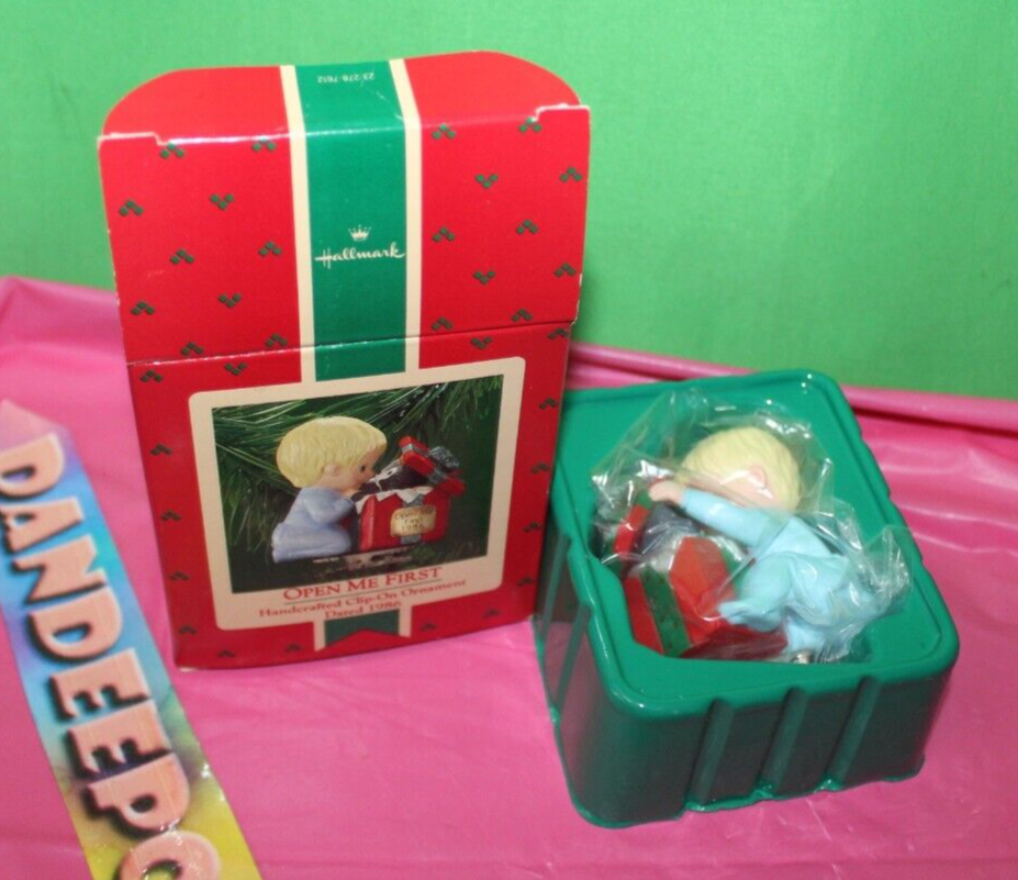 Hallmark Keepsake Open Me First Vintage Clip On Holiday Ornament Vintage 1986