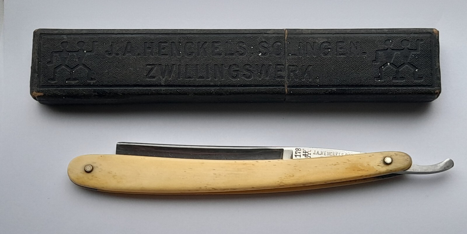 HENCKELS ZWILLINGSWERK AG カタログ1969年発行 HENCKELS ZWILLINGSWERK AG カタログ1969年発行 - メルカリ