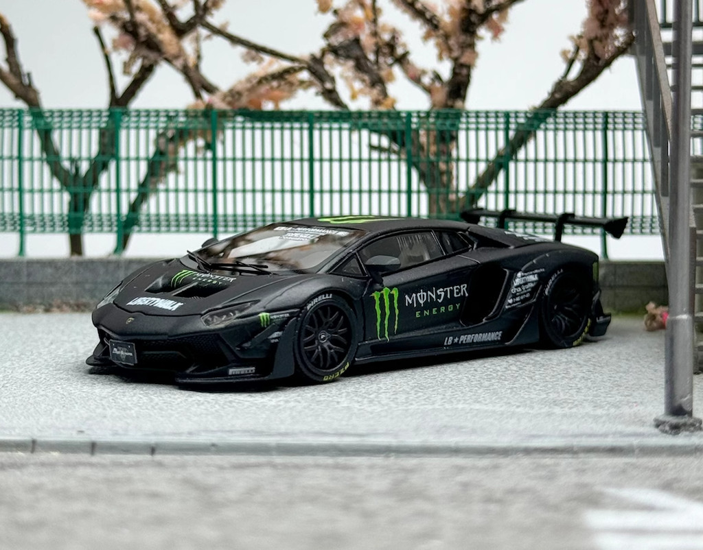1/64 ランボルギーニ Aventador LP700 LB Monster 1/64 ランボルギーニ Aventador LP700 LB Monster Liberty Walk