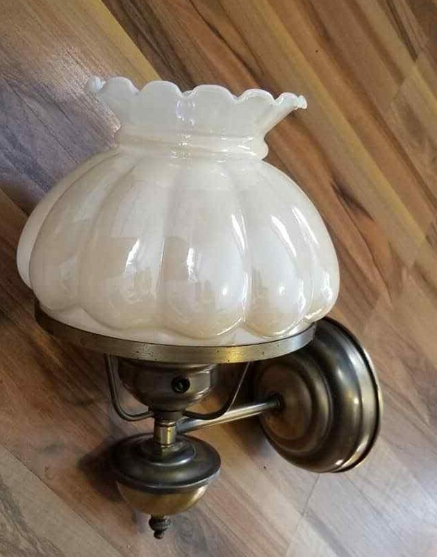 Vintage Cream Pearized Glass Hurricane Shade Brass Wall Sconce Lamp light elec