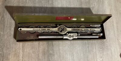 VINTAGE WELLS TOOL CO GREENFIELD MASS No 20 SCREW PLATE TAP & DIE SET