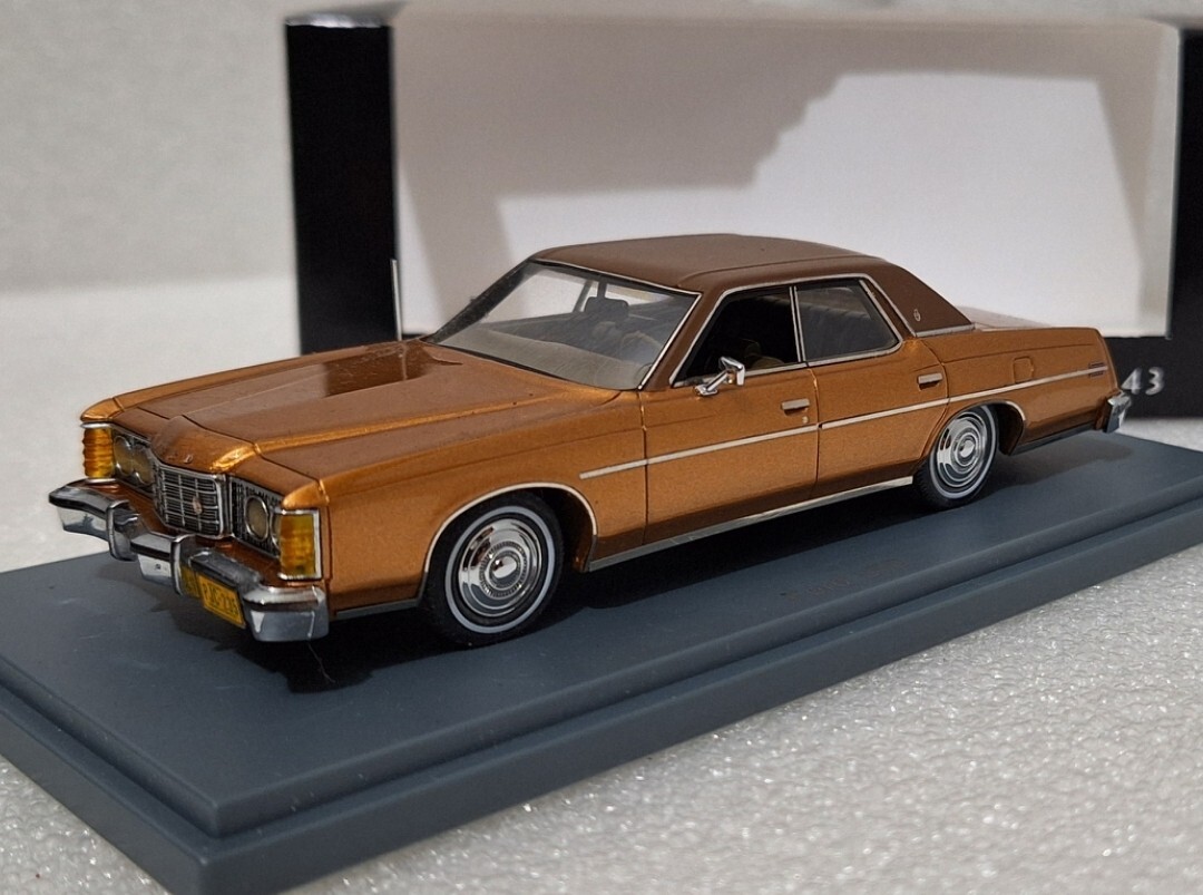 WOW Ford USA LTD 1973 Brown Met 1:43 Neo 44235 EXTREMLELY